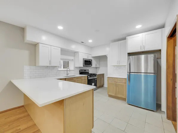 4942 N Sheridan Rd #7, Chicago, IL 60640