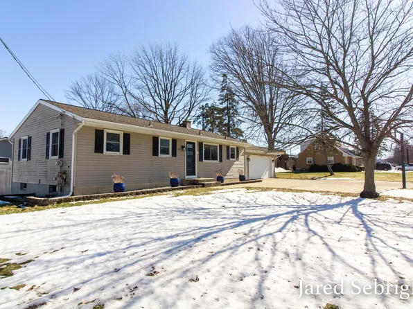 6412 14th Ave, Hudsonville, MI 49426