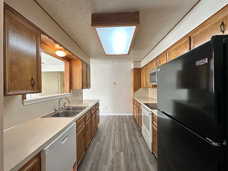 109 S Brook Dr — Photo 22