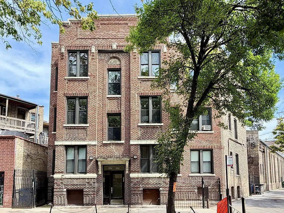 2647 N Sawyer Ave #3