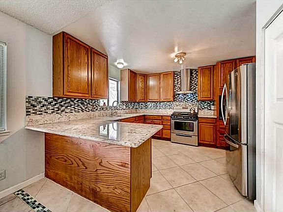4th image of 3945 Sorrento Way