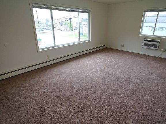 3rd image of 1302 Crowley Ave #3