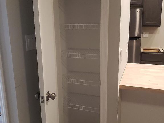 5th image of 3648 Russell Blvd #1