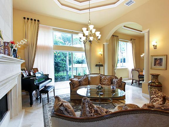 5th image of 720 Cote Azur Dr