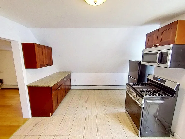 316 Summer Ave #3 — Photo 9
