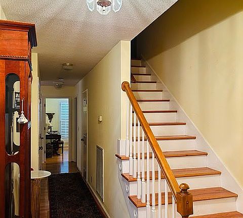 Entrance hall with staircase