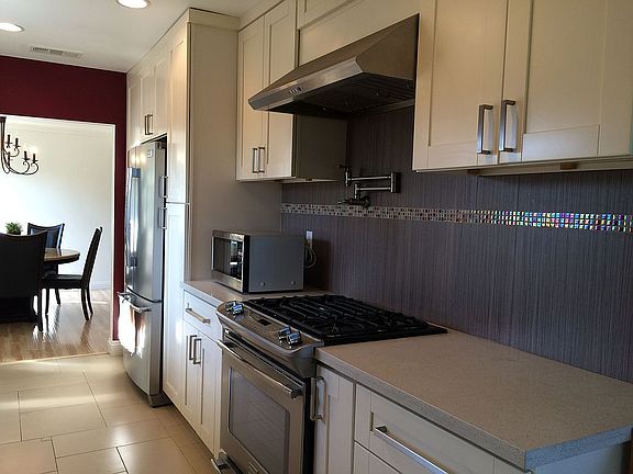 4th image of 2085 Del Mar Ave