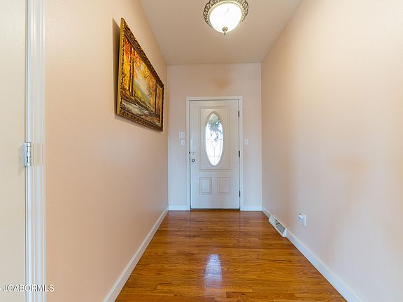 5th image of 1530 La Hacienda Ct