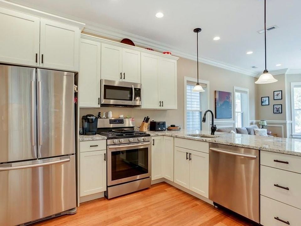 1st image of 283 Dorchester St #2