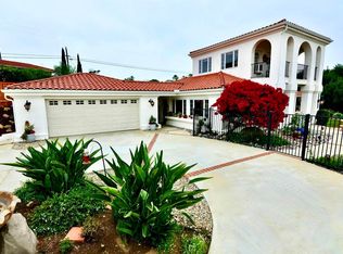 2540 Royal Crest Dr, Escondido, CA 92025