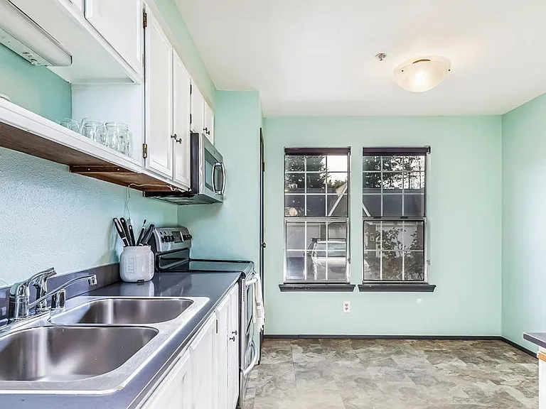 27022 47th Ave S #106 — Photo 5