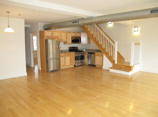 35 N 3rd St, Philadelphia, PA 19106