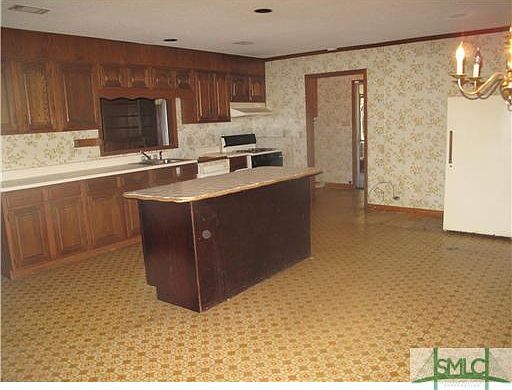 4th image of 3113 Robertson Avenue