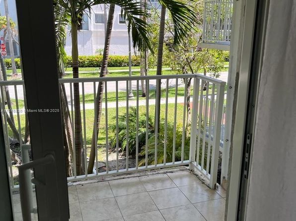 240 Galen Dr APT 205