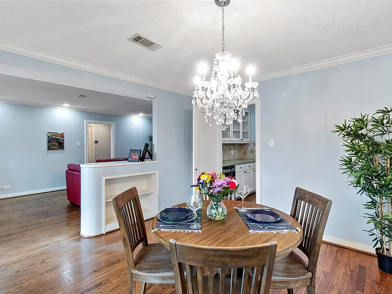 2337 Sheridan St — Photo 10