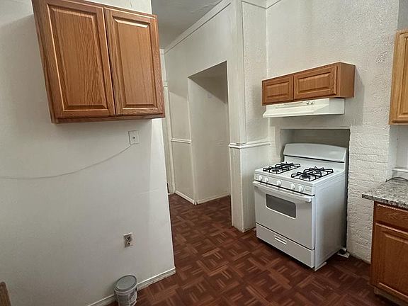 4th image of 578 Bramhall Ave