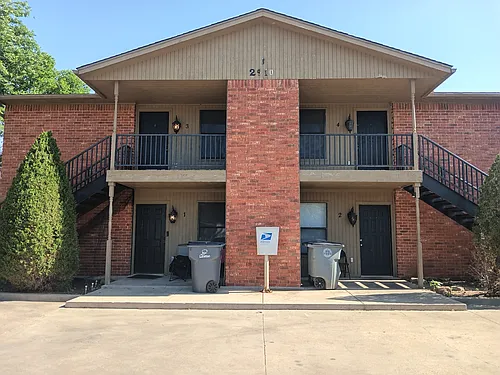 2910 SW J Ave #3 Photo 1