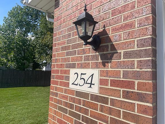 5th image of 254 Hidden Lake Dr