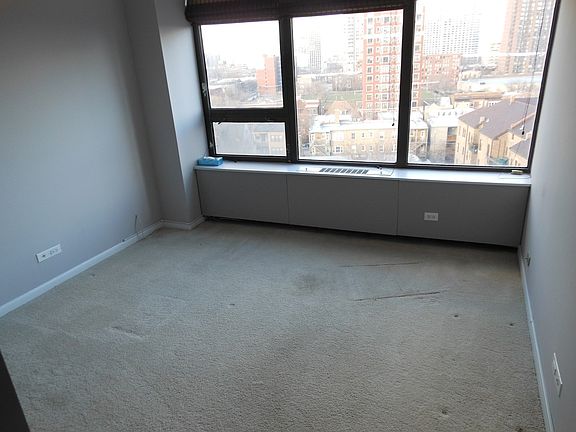 5th image of 3930 N Pine Grove Ave APT 1003