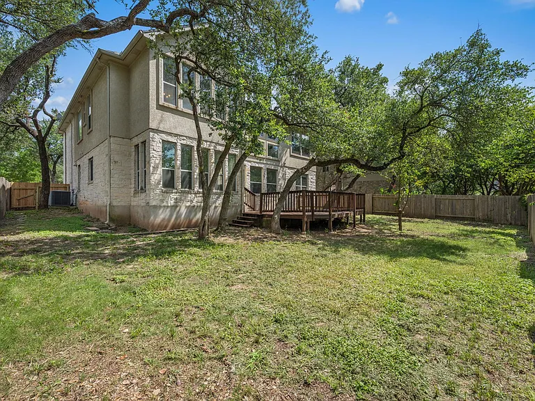 6920 Larue Belle Cv — Photo 38
