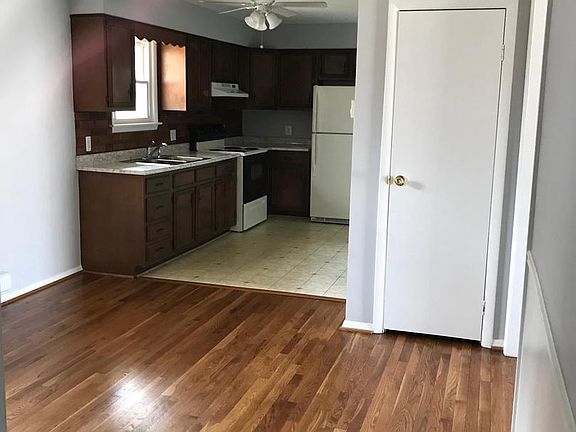 5th image of 2917 Pemwood Ct