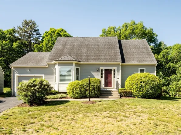 25 Country Side Rd, Bellingham, MA 02019