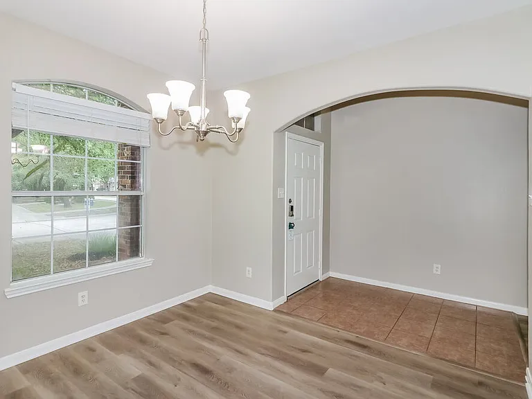 6015 Starbrook Creek Dr — Photo 6