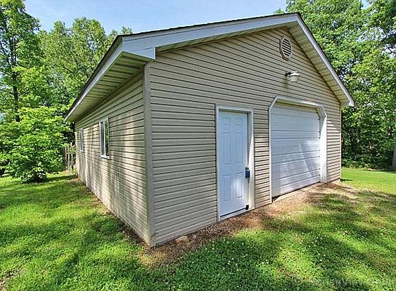 5th image of 1035 King Arthurs Ct