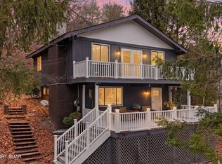 2398 Woodcrest Dr, East Stroudsburg, PA 18302