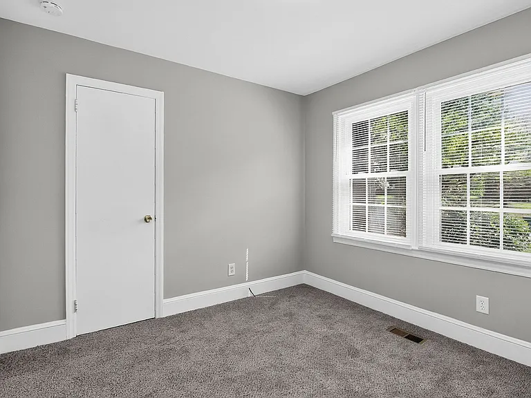 4820 Charleston Dr — Photo 13