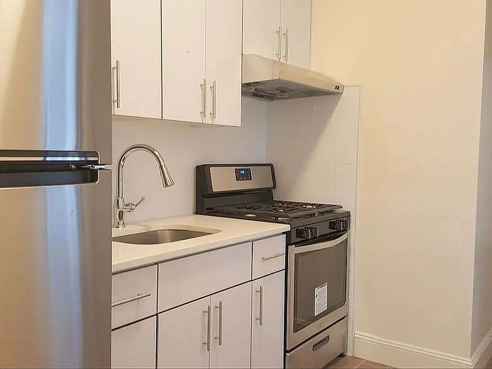 1st image of 3223 48th St APT 1R