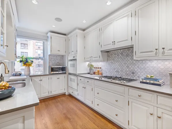 320 East 72nd Street image 5 of 17