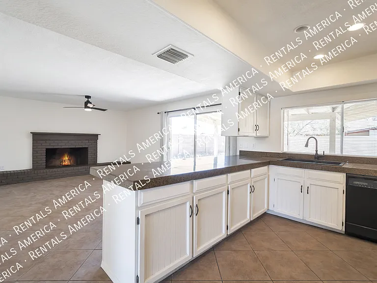 552 W Kilarea Ave — Photo 12