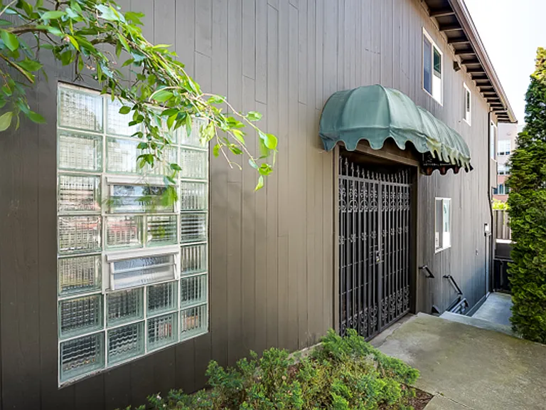 Skylark Apartments — Photo 9