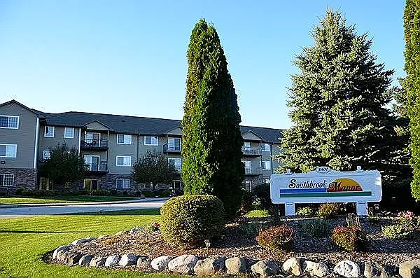 3400 Yorkshire Ln — Photo 6