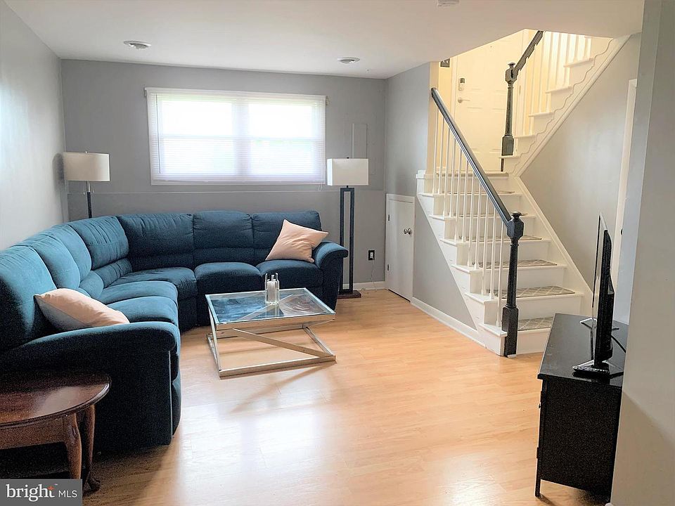 1st image of 107 Grand Dr