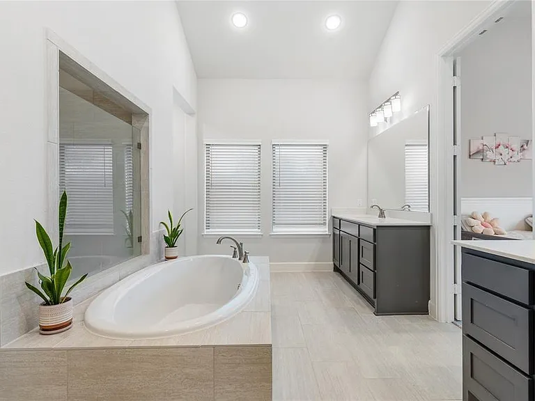 28926 Creekside Bend Dr — Photo 23