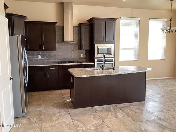 5th image of 5511 Grove Dr