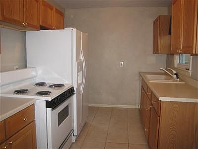 3rd image of 12311 Shady Oak Blvd