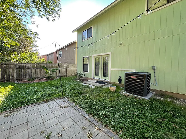 7926 Ruby Mdw — Photo 18