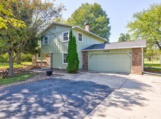 1375 S Sky Ridge Dr, West Des Moines, IA 50266