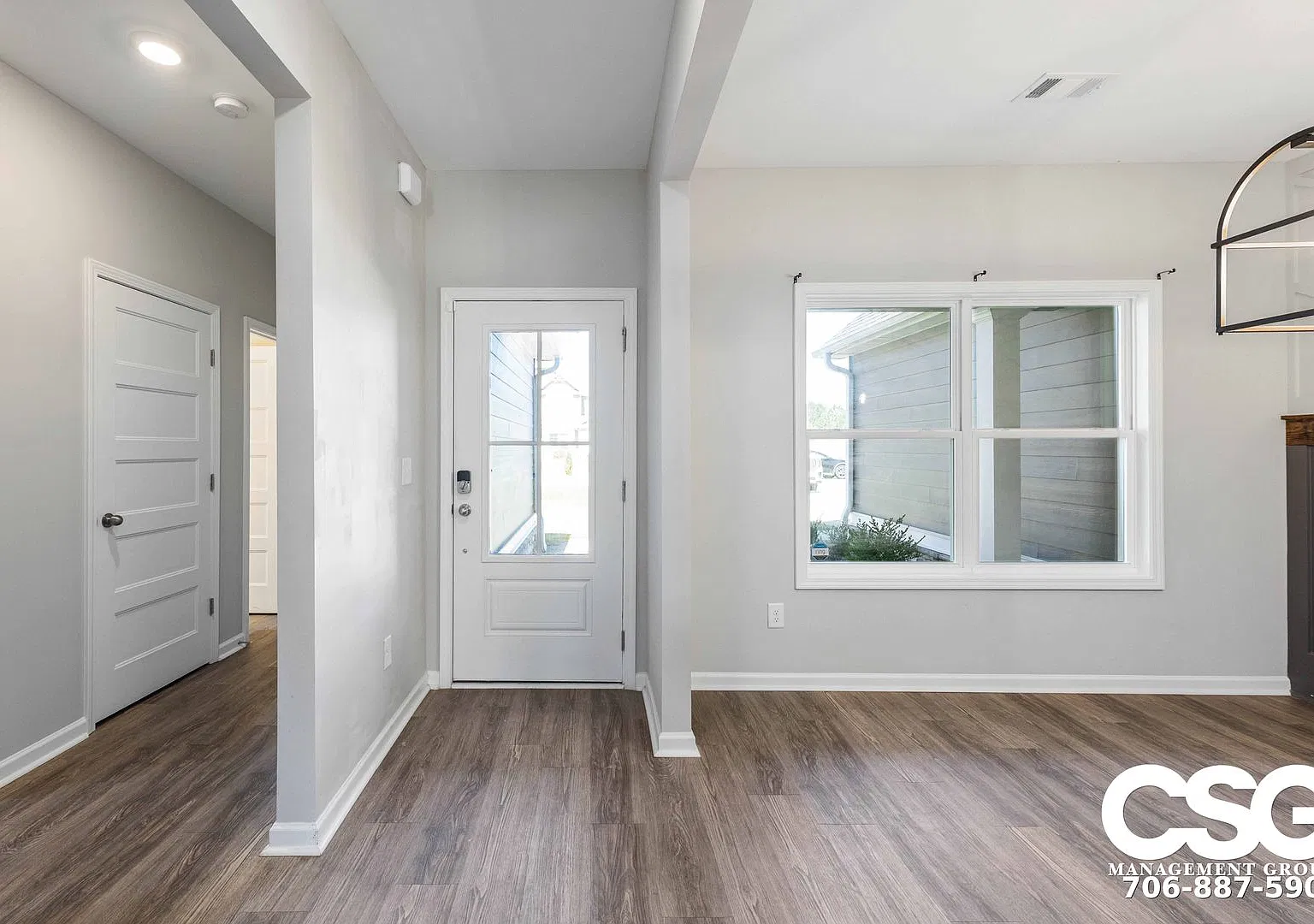 Welcome home to this spacious 4-bedroom, 2-bath home located in Fort Mitchell — Photo 3