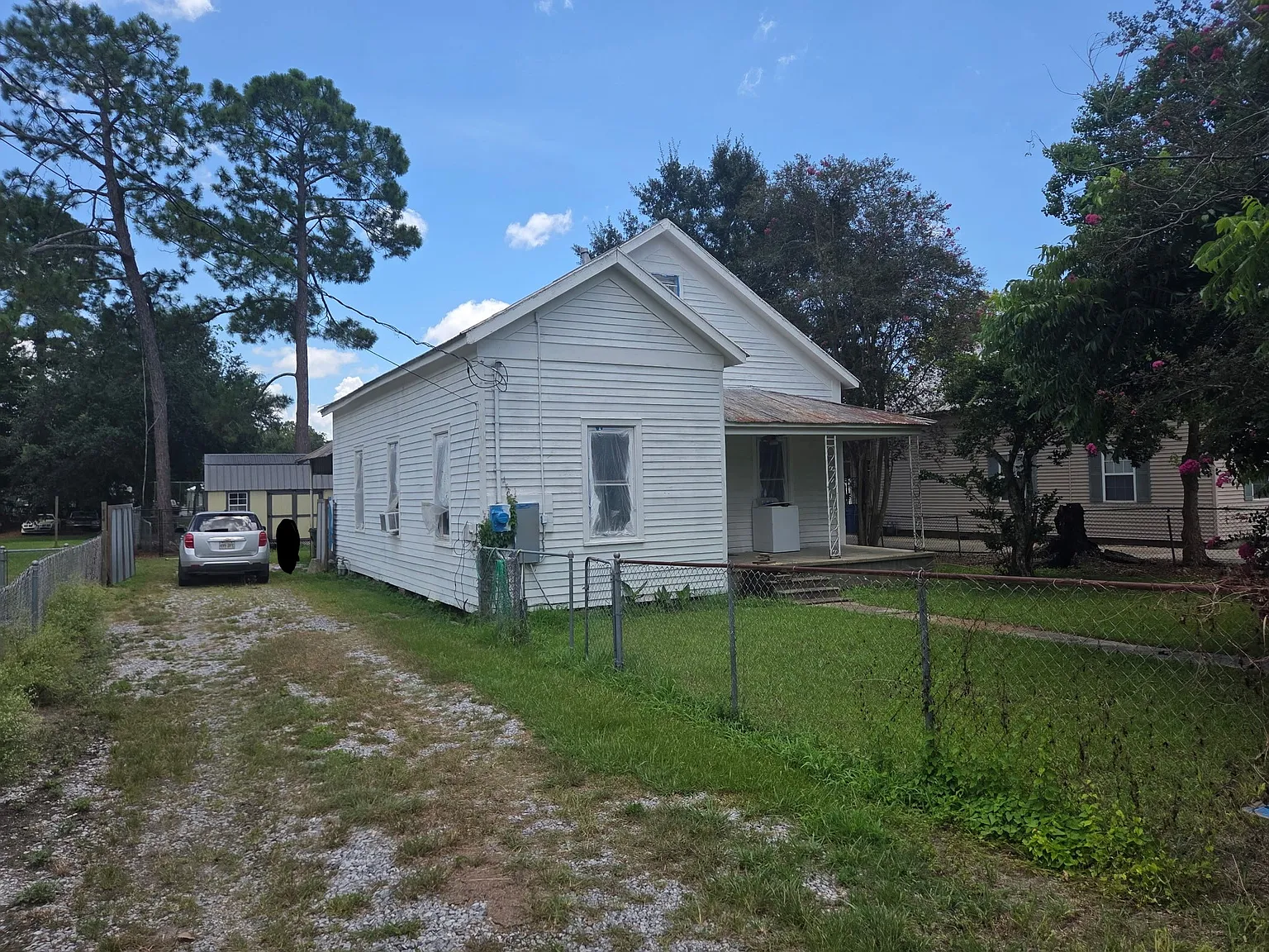 5 bed, 1600 sqft, $875 — Photo 1