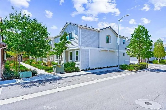 16 Ivey Ln — Photo 3