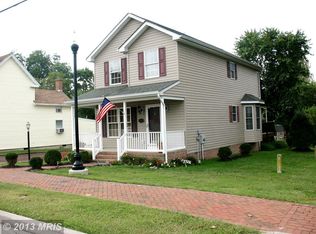 32 Academy St, East New Market, MD 21631