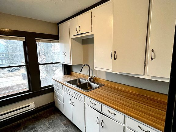 3rd image of 1619 D St #1619