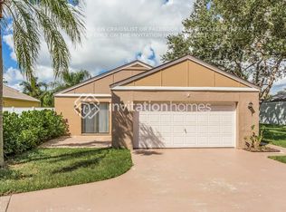 9 Cardiff Way, Boynton Beach, FL 33426