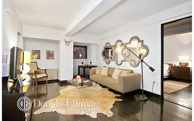 Sold by Douglas Elliman | media 21