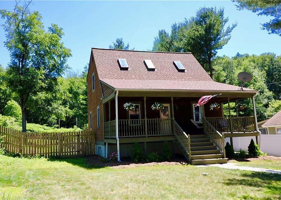 1st image of 795 Black Hut Rd