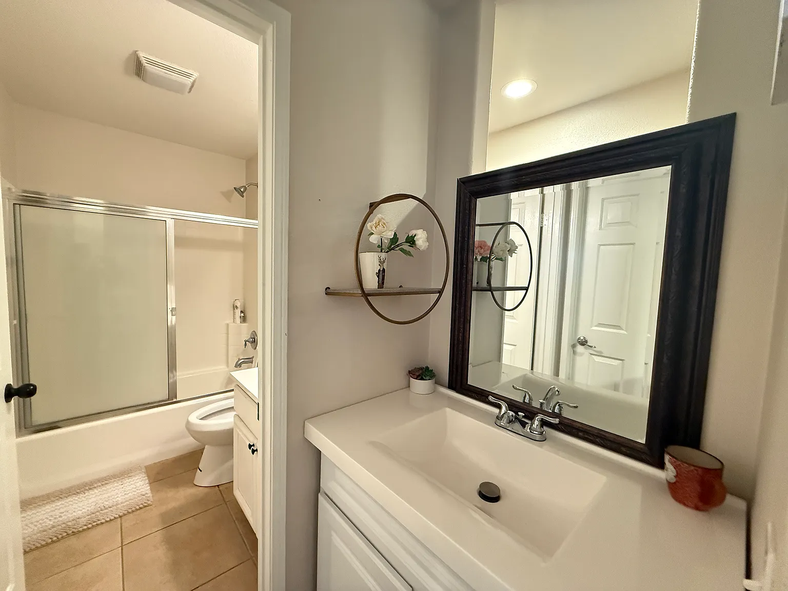 6 bed, 200 sqft, $950 — Photo 1